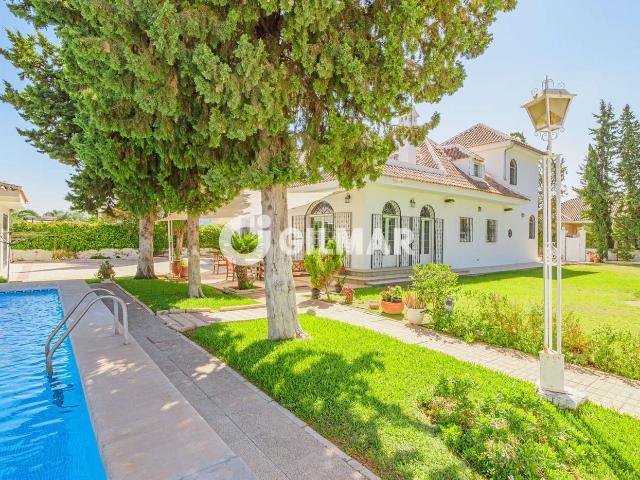 Chalet en venta en Nervión, Sevilla
