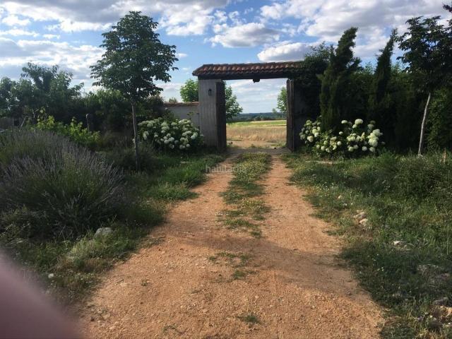 Villa en venta en Muñoveros