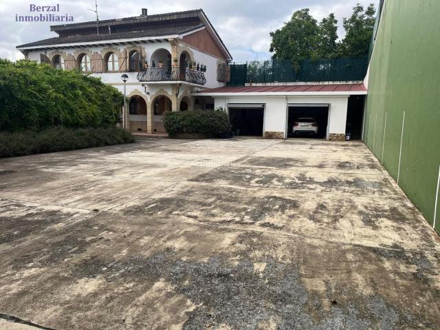 Chalet en venta en Nalda, La Rioja