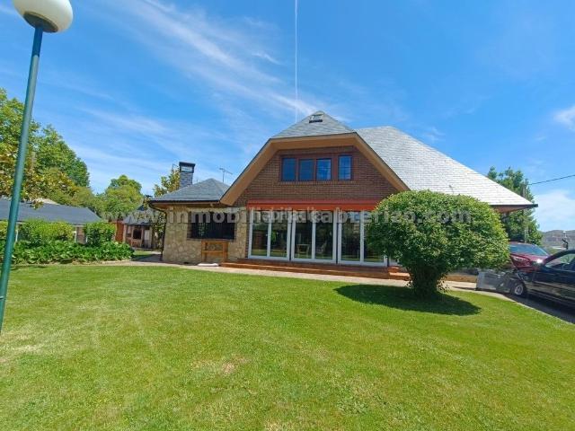 Chalet en venta en Nalda, La Rioja