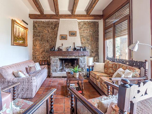 Villa en venta en Navacerrada, Urbanización Los Corales