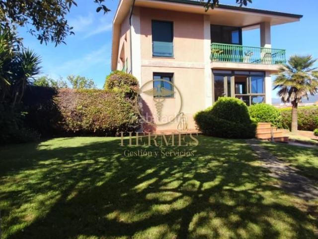 Chalet en venta en A Angustia, Vigo
