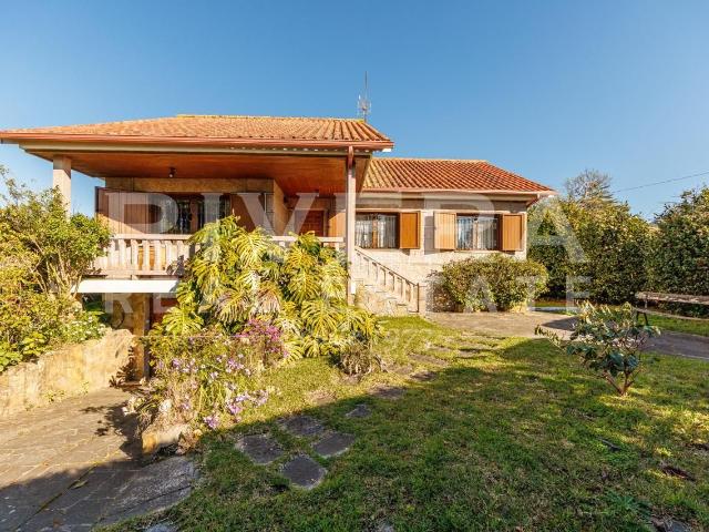 Chalet en venta en A Angustia, Vigo