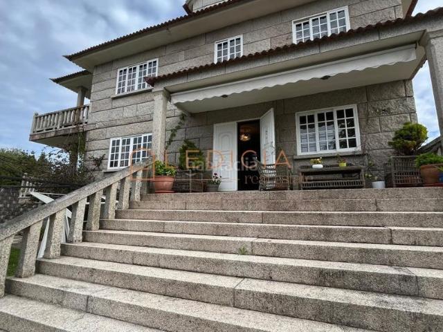 Chalet en venta en A Angustia, Vigo