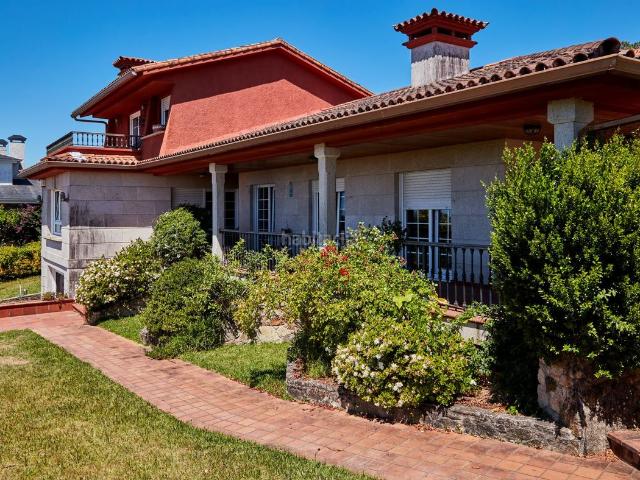 Chalet en venta en A Angustia, Vigo