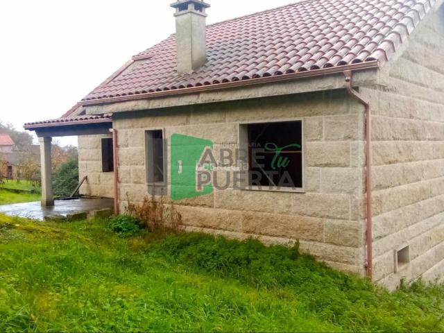 Villa en venta en Nogueira De Ramuín