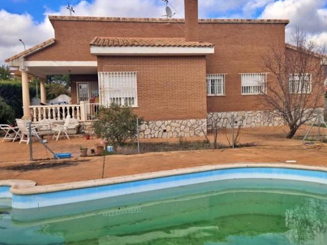 Chalet en venta en Villar Del Olmo, Madrid