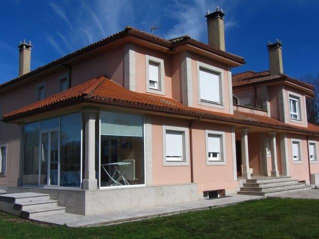 Villa en venta en O Saviñao