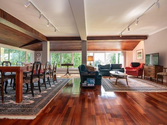 Chalet en venta en Oleiros, A Coruña