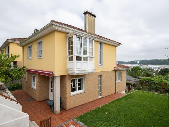 Chalet en venta en Oleiros, A Coruña