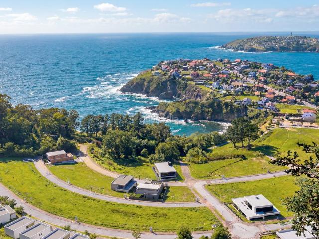 Chalet en venta en Oleiros, A Coruña