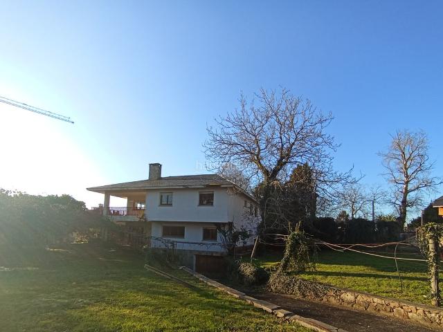Chalet en venta en Oleiros, A Coruña