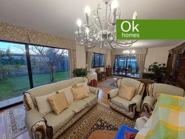 Chalet en venta en Oleiros, A Coruña