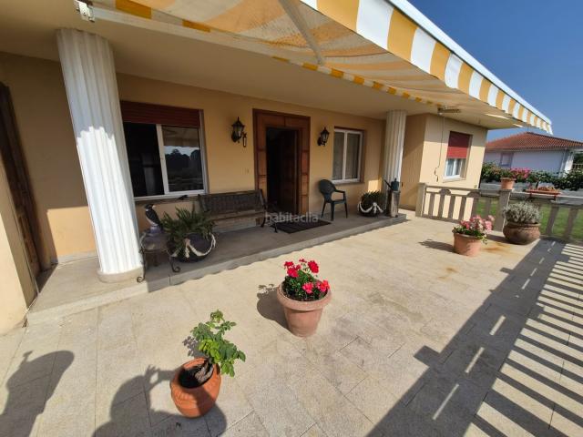 Chalet en venta en Oleiros, A Coruña