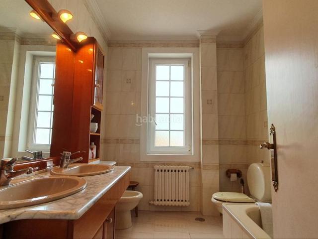 Chalet en venta en Oleiros, A Coruña