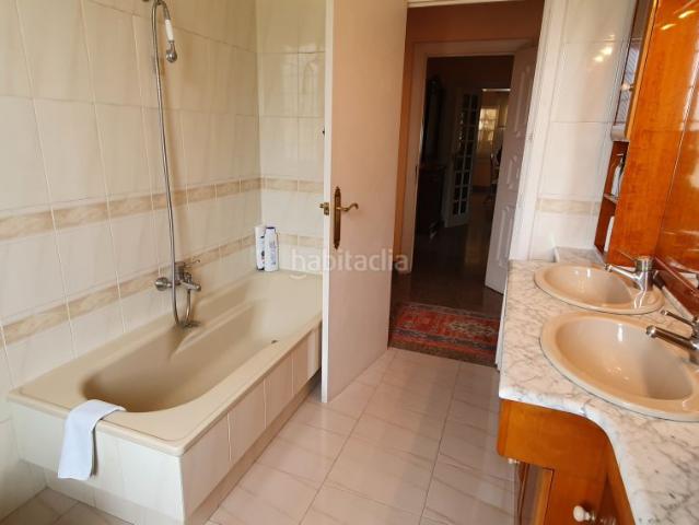 Chalet en venta en Oleiros, A Coruña