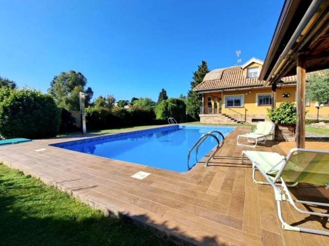 Chalet en venta en Olías Del Rey, Castilla-La Mancha