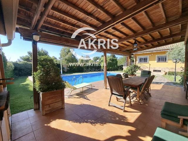 Chalet en venta en Olías Del Rey, Castilla-La Mancha