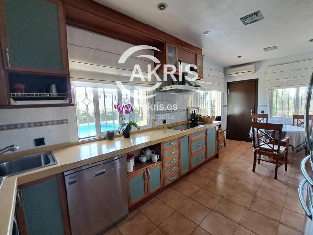 Chalet en venta en Olías Del Rey, Castilla-La Mancha