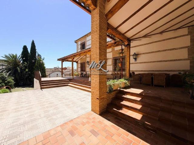Chalet en venta en Olías Del Rey, Castilla-La Mancha