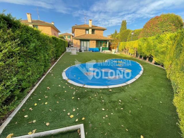 Chalet en venta en Ollauri, La Rioja