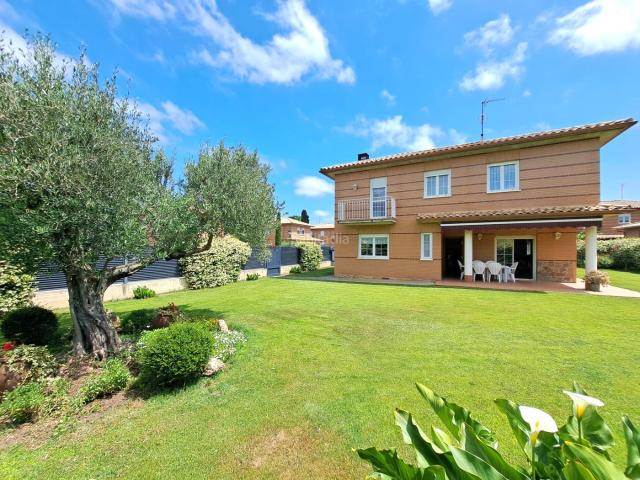 Chalet en venta en Ollauri, La Rioja