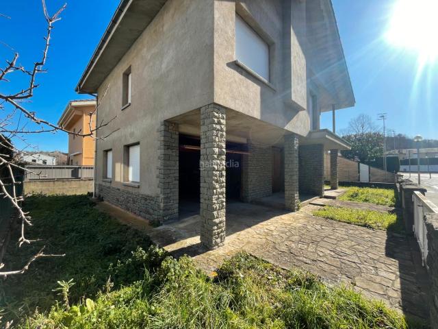 Villa en venta en Olot, les Tries