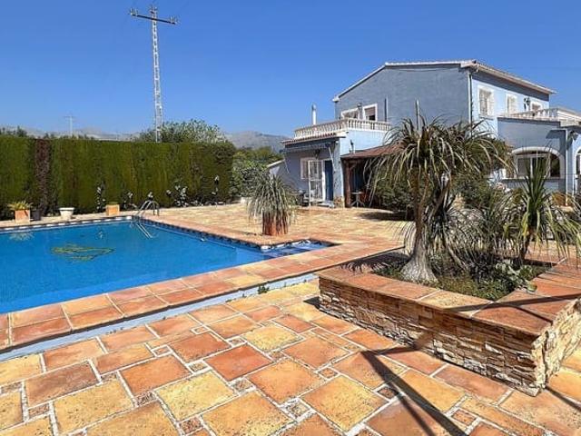 Villa en venta en Orba, Orbeta