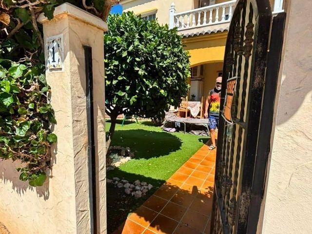 Chalet en venta en Urbanización La Zenia II, el Baix Segura / La Vega Baja