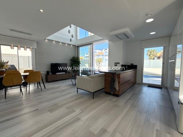 Chalet en venta en Urbanización La Zenia II, el Baix Segura / La Vega Baja