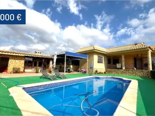 Villa en venta en Orihuela