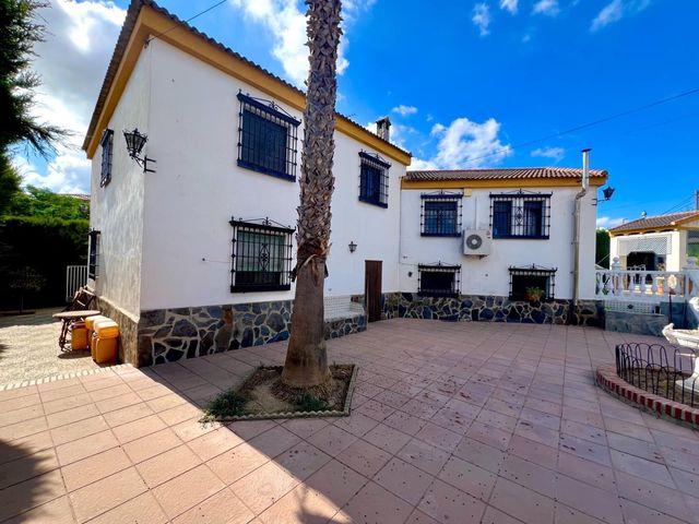 Chalet en venta en Villa de Otura, Granada