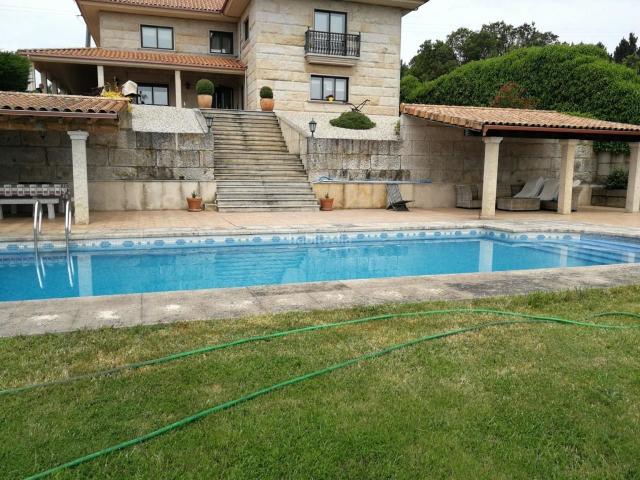 Chalet en venta en Centro, Ourense