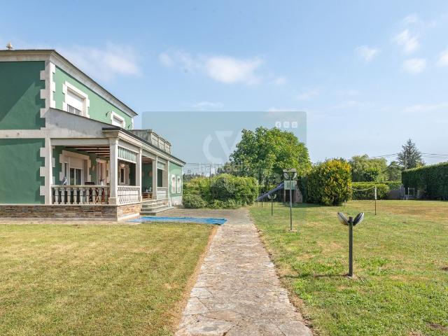 Chalet en venta en Outeiro de Rei, Lugo