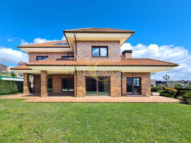 Chalet en venta en Centro, Oviedo