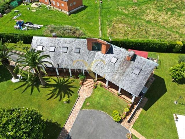 Villa en venta en Oviedo, Casco Antiguo