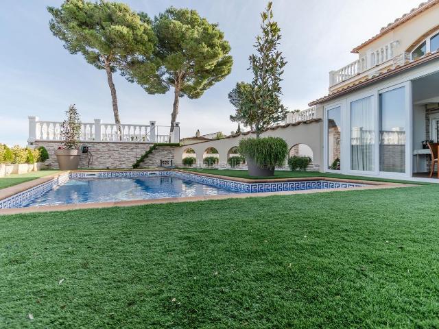 Chalet en venta en Mas Tomasi, Baix Empordà