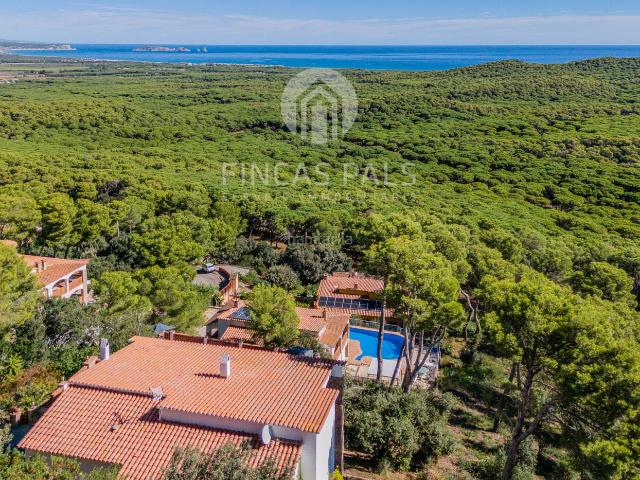 Chalet en venta en Mas Tomasi, Baix Empordà