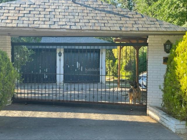 Villa en venta en Paracuellos De Jarama