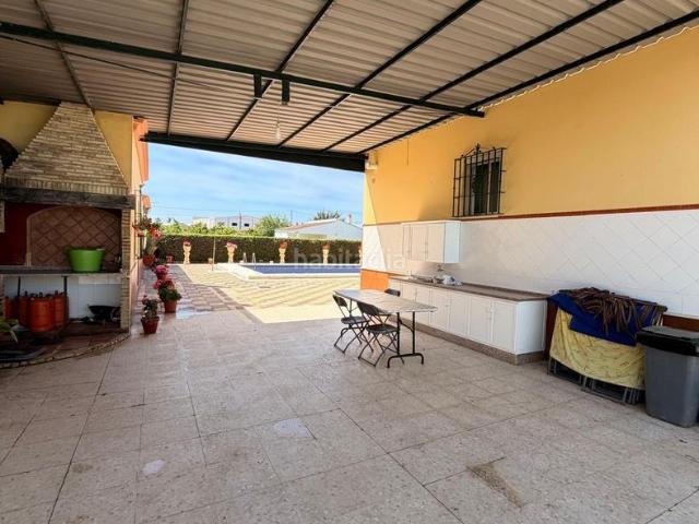 Chalet en venta en Paradas, Andalucía
