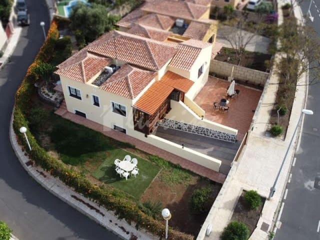 Chalet en venta en Parque de la Reina, Arona