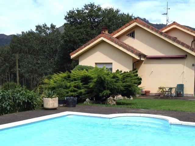 Villa en venta en Parres, Cuadroveña