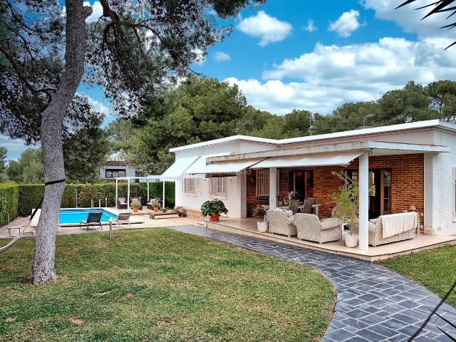 Chalet en venta en l'Horta Nord, Valencia