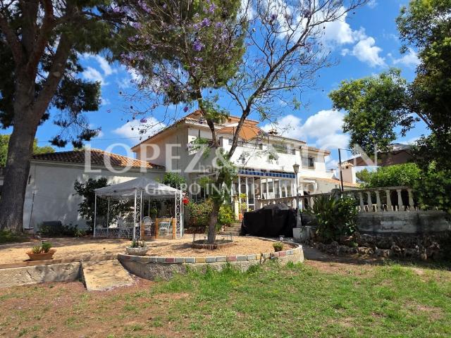 Chalet en venta en l'Horta Nord, Valencia