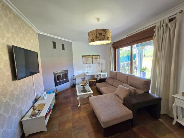 Villa en venta en Pazos De Borbén