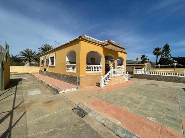 Chalet en venta en Pechina, Andalucía
