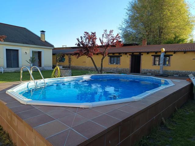 Villa en venta en La Pedraja De Portillo