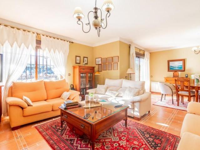 Chalet en venta en Pelayos De La Presa, Madrid