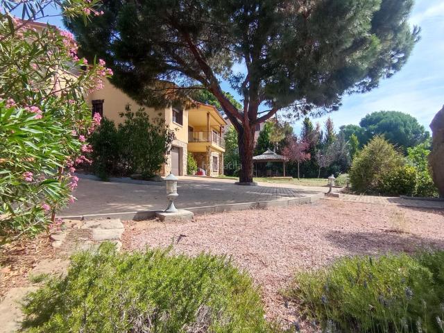 Chalet en venta en Pelayos De La Presa, Madrid