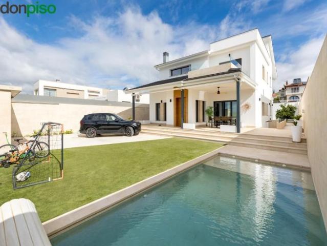 Chalet en venta en Peligros, Urbanización Nueva Monteluz